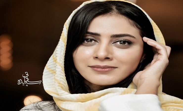 واکنش تلخ مونا فرجاد به درگذشت کیومرث پوراحمد