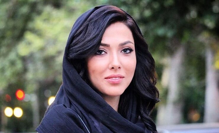 عکس/ لیلا اوتادی با دامن-شلوار عجیب در یک مراسم عمومی!
