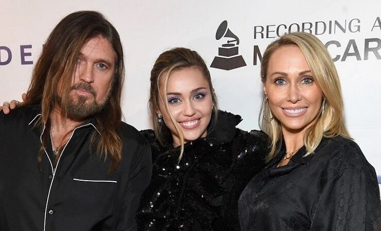 نامزدی مادر مایلی سایرس با بازیگر فرار از زندان! نامزدی مادر مایلی سایرس با بازیگر فرار از زندان!