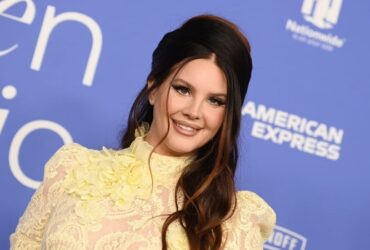 «لانا دل ری» با ظاهری ناشناخته به موسیقی بازگشت!