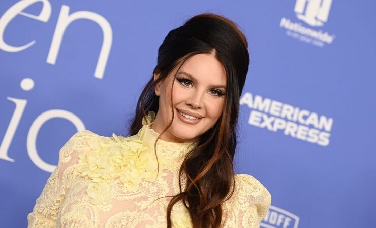 «لانا دل ری» با ظاهری ناشناخته به موسیقی بازگشت! «لانا دل ری» با ظاهری ناشناخته به موسیقی بازگشت!