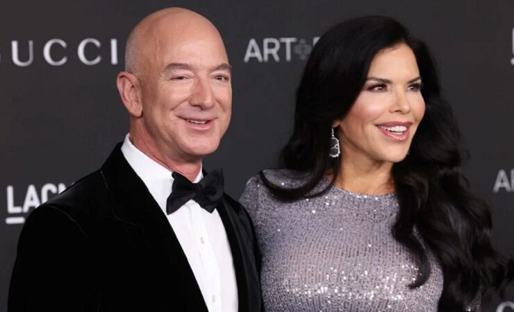 پیشنهاد آقای میلیاردر در کشتی شخصی اش! پیشنهاد آقای میلیاردر در کشتی شخصی اش!