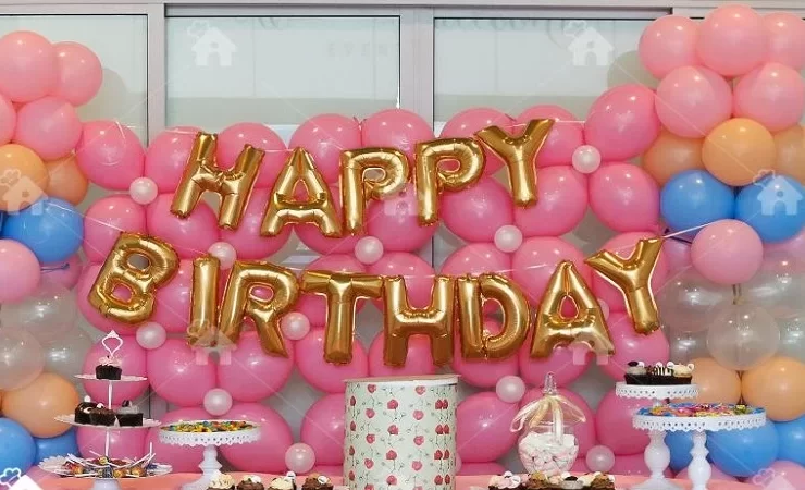 جشن تولد عجیب و مجلل «بازیگر زن ایرانی» با موضوع لباس راحت / عکس جشن تولد عجیب و مجلل «بازیگر زن ایرانی» با موضوع لباس راحت / عکس