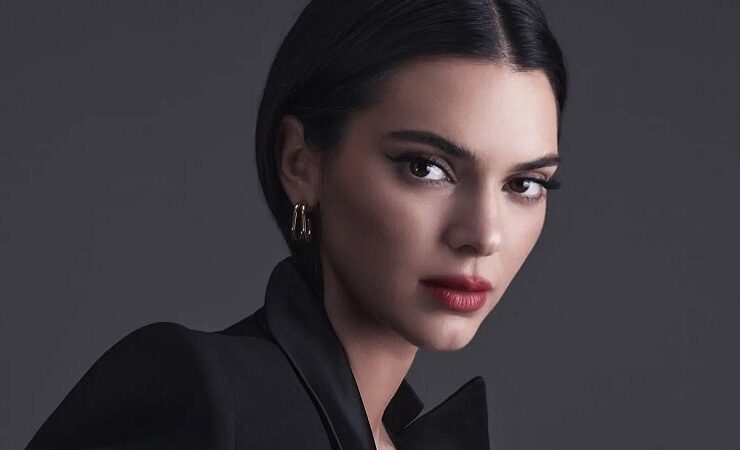 خانواده کارداشیان موجب خجالت و شرمساری خانم سوپرمدل شدند! – بازیگرها خانواده کارداشیان موجب خجالت و شرمساری خانم سوپرمدل شدند! – بازیگرها