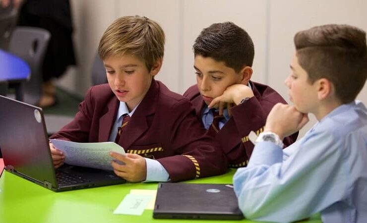 ویدئو/ حیرت یک ایرانی از دیدن امکانات یک مدرسه اروپایی – بازیگرها ویدئو/ حیرت یک ایرانی از دیدن امکانات یک مدرسه اروپایی – بازیگرها