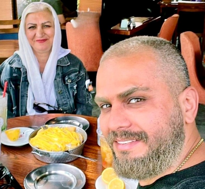Hosseinpour Karimi and his mother