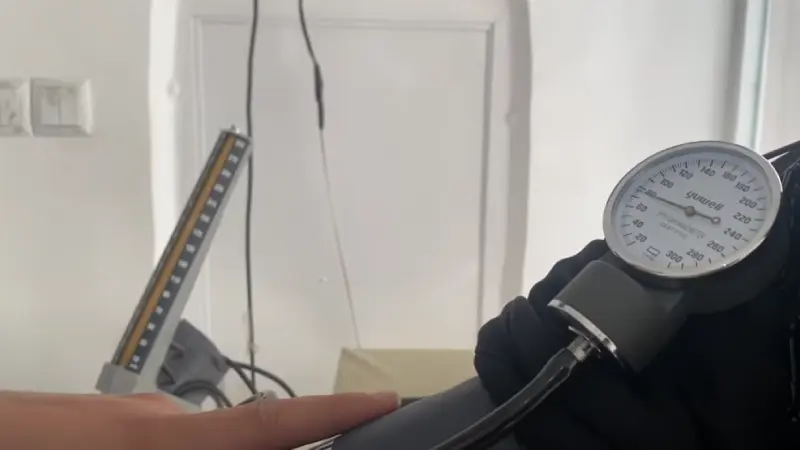 آموزش اندازه گیری فشار خون