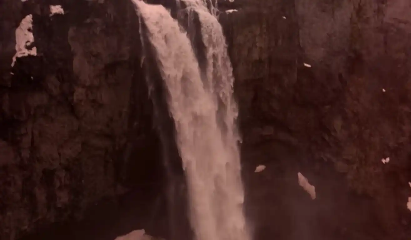 1762880355 25 از روی این تصاویر حدس بزنید چقدر عناوین معروف ترین.webp