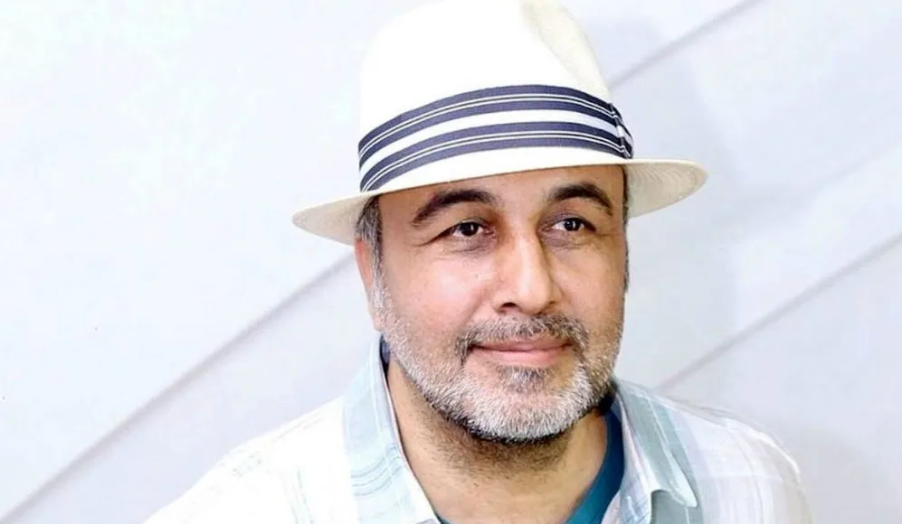 تصویری جالب از ژست رضا عطاران در ابتدای بازی + عکس تصویری جالب از ژست رضا عطاران در ابتدای بازی + عکس