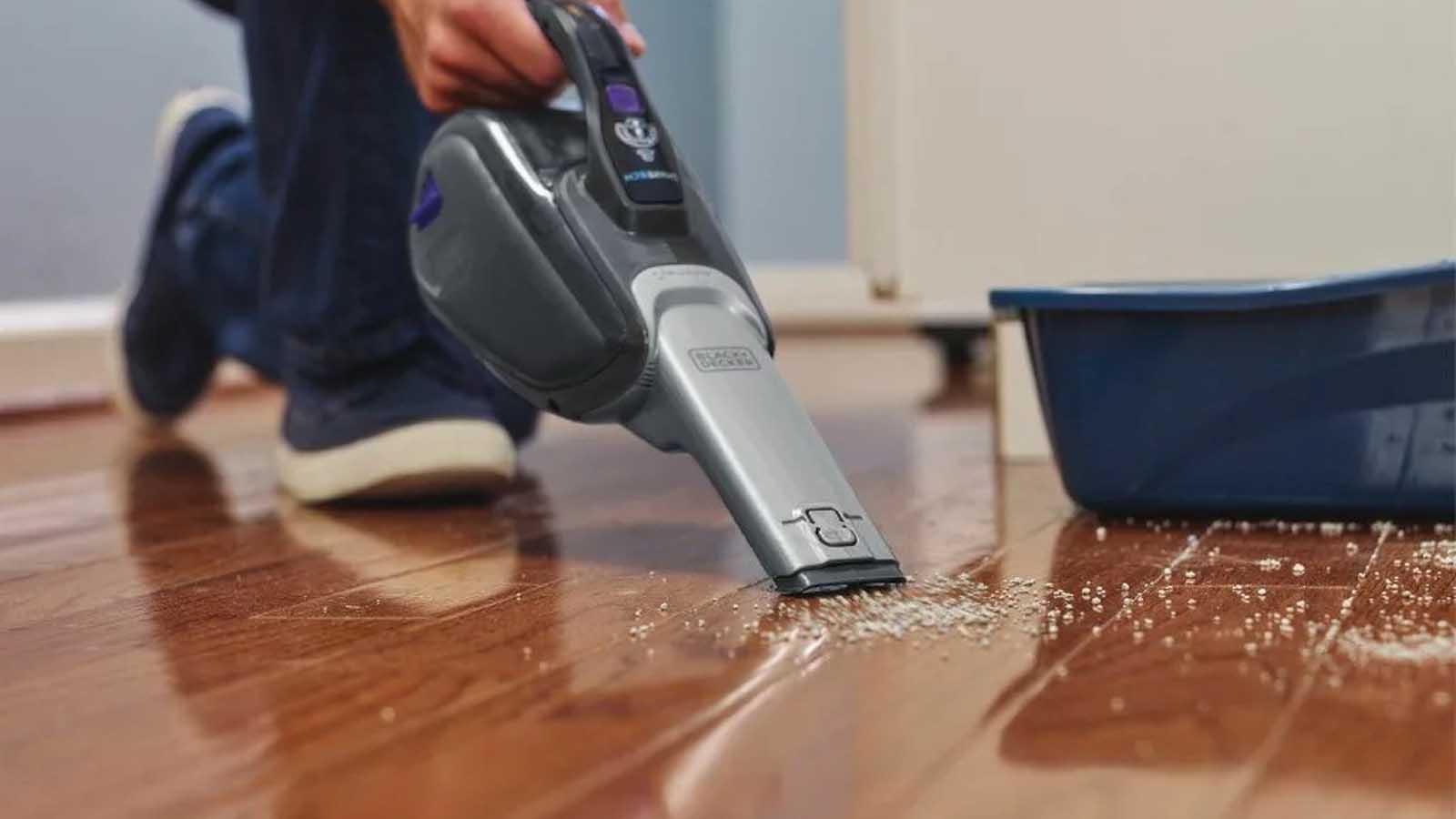 Las mejores marcas iraníes y extranjeras de aspiradoras recargables (actualizado en otoño de 1404) 6 aspiradora inalámbrica black and decker