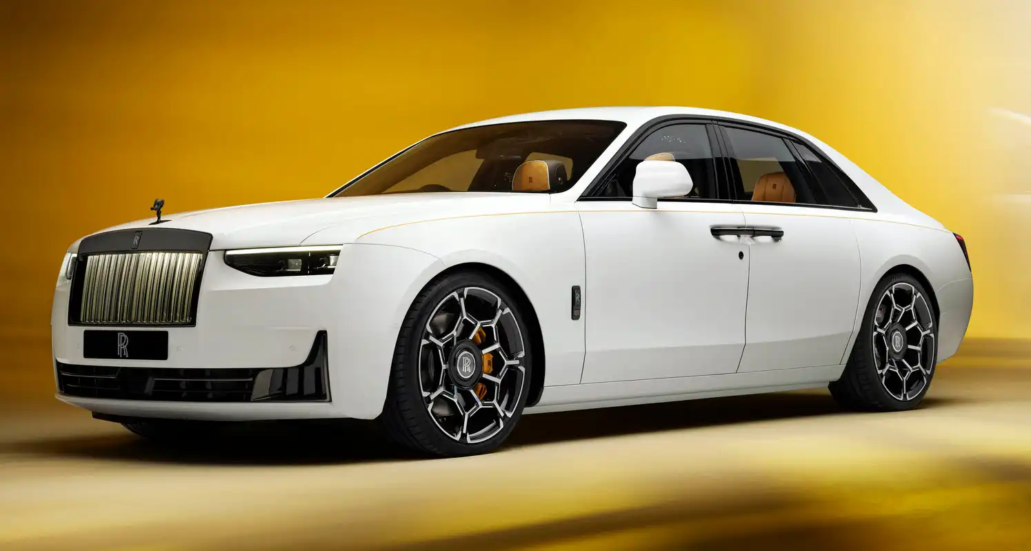 Silencio mortal en la cabina del Rolls-Royce Ghost 2020 ¿Por qué los ingenieros tuvieron que añadir sonido al silencio? | un doctor