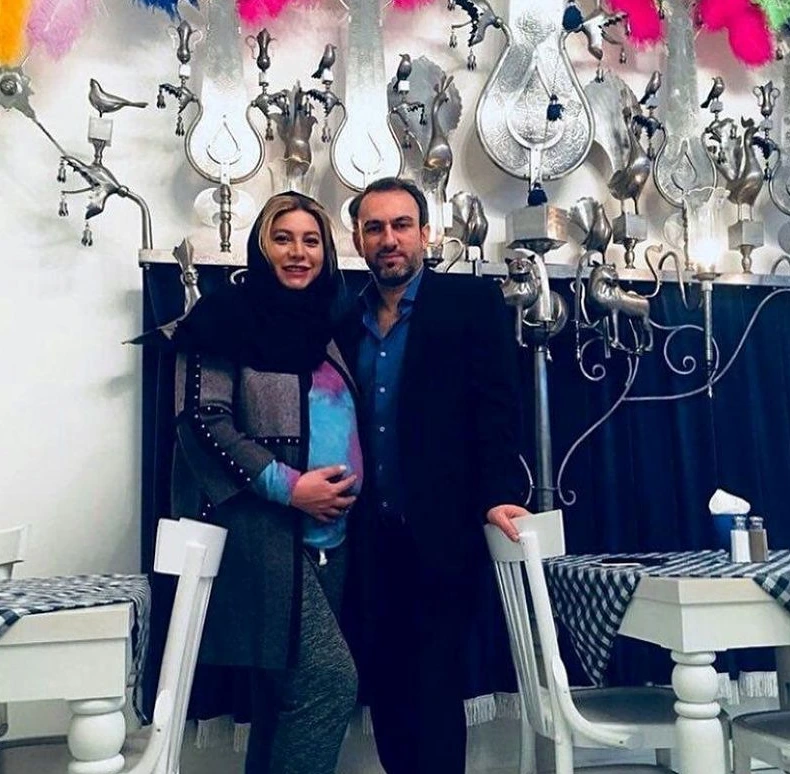 تصویری دیده نشده از ژست بارداری فریبا نادری در کنار همسر ثروتمندش تصویری دیده نشده از ژست بارداری فریبا نادری در کنار همسر ثروتمندش
