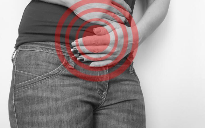 پریود یا قاعدگی چیست؟ راهنمای کامل عادت ماهانه، علائم و دلایل تأخیر 5 چه زمانی پریود شدن خطرناک است؟