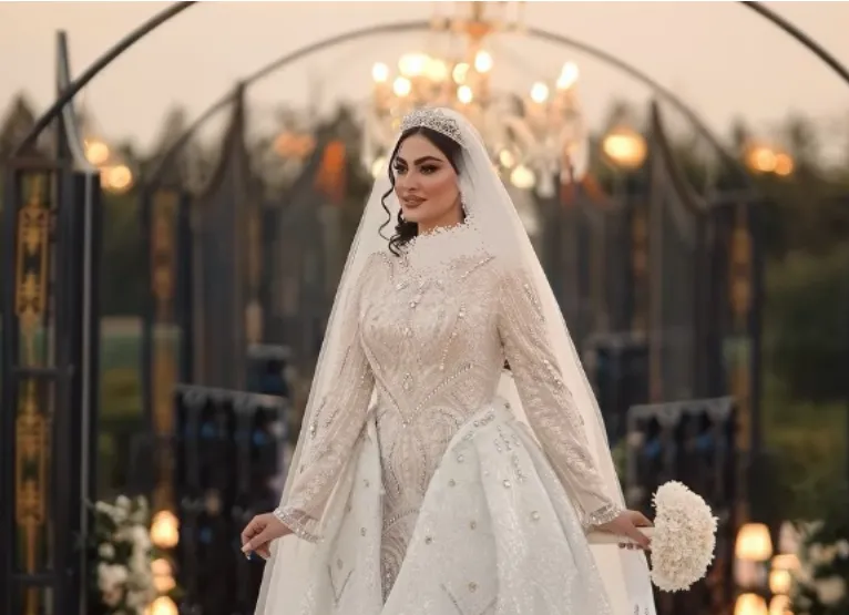 تصویری جالب از طراحی خلاقانه کارت عروسی مریم مومن