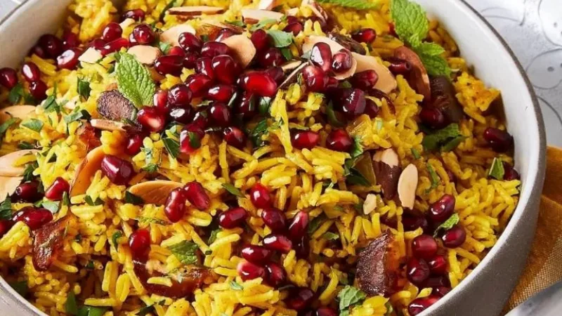 طرز تهیه برنج با انار با گوشت و مرغ برای شب یلدا و مهمانی ها 1 طرز تهیه ماکارونی برنج با انار