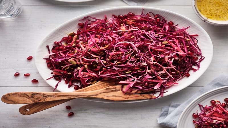 بهترین انتخابها برای دسر و شام شب یلدا 🍉 12 طرز تهیه سالاد انار