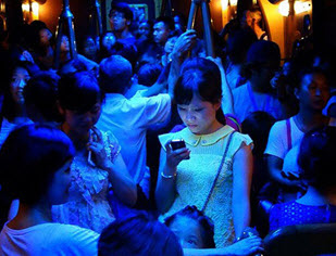 نسخه رنگی و ویرایش شده 100 عکس از ایران 105 سال پیش از National Geographic 1921 | یک دکتر 226 1767419178 505 نسخه رنگی و ویرایش شده 100 عکس از ایران 105