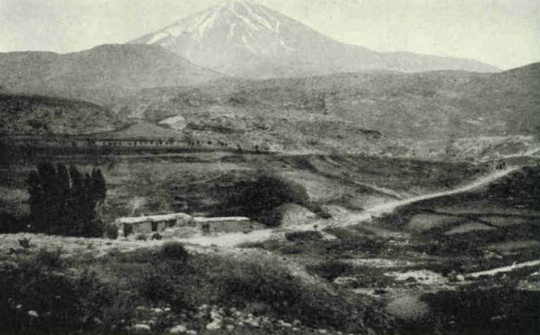 نسخه رنگی و ویرایش شده 100 عکس از ایران 105 سال پیش از National Geographic 1921 | یک دکتر 218 رنگی و ویرایش شده 100 عکس از ایران 105