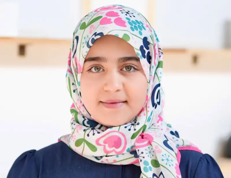 هماهنگی رنگ؛ چگونه روسری را با لباس ترکیب کنیم؟ | یک دکتر 1 رنگ های روسری