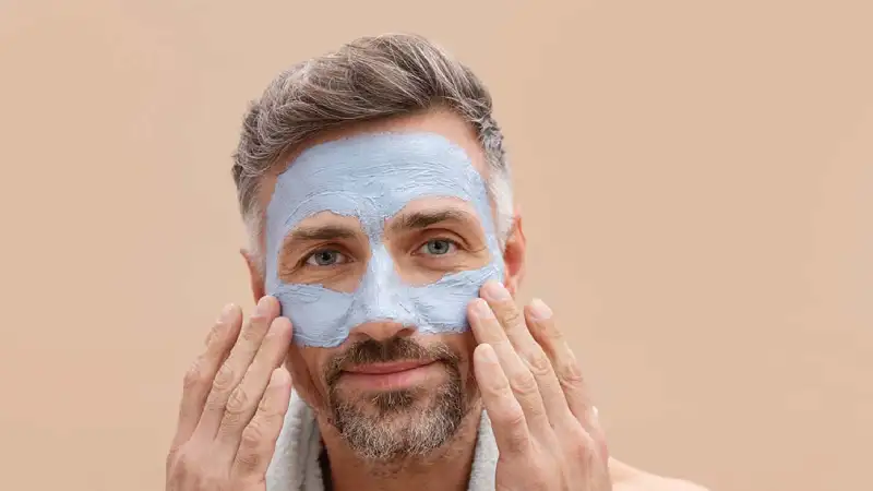 روتین پوست مردانه چیست؟ مراحل کامل + محصولات پیشنهادی 2 مراقبت روزانه از پوست