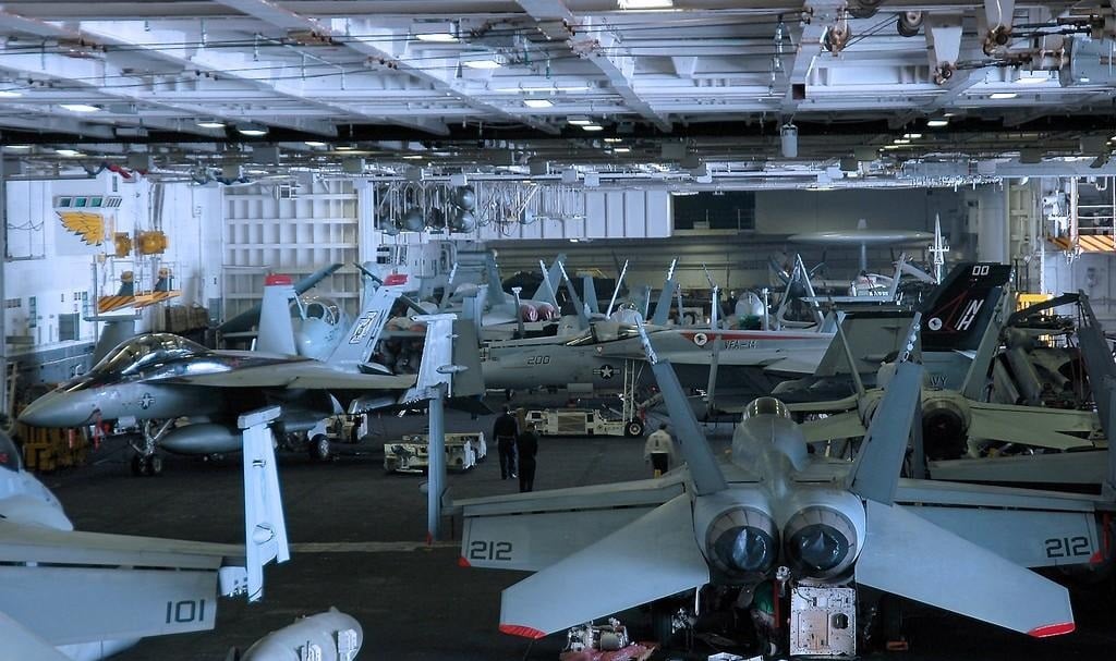 ناو هواپیمابر آبراهام لینکلن؛ اندلرن غول هسته ای نیروی دریایی ایالات متحده 2 تصاویری از فضای داخلی ناو هواپیمابر آبراهام لینکلن