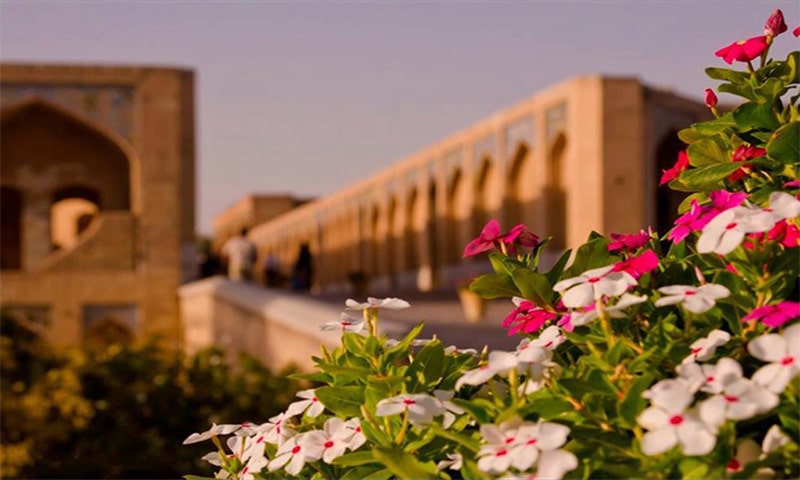 بزرگترین شهرهای ایران از شمال تا جنوب | اندلرن 8 آب و هوای اصفهان