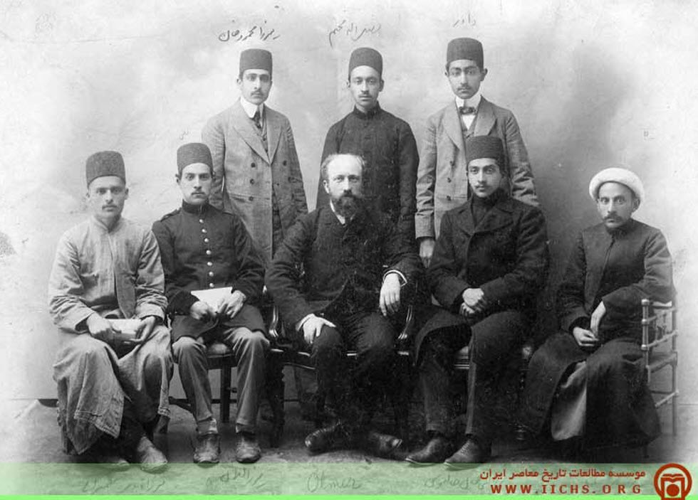 آلبوم عکس نایاب خاطرات؛ از خیابان ناصرخسرو تا نخستین ماوس مایکروسافت | بازیگرها 58 1780509799 23 آلبوم عکس نایاب خاطرات؛ از خیابان ناصرخسرو تا نخستین ماوس