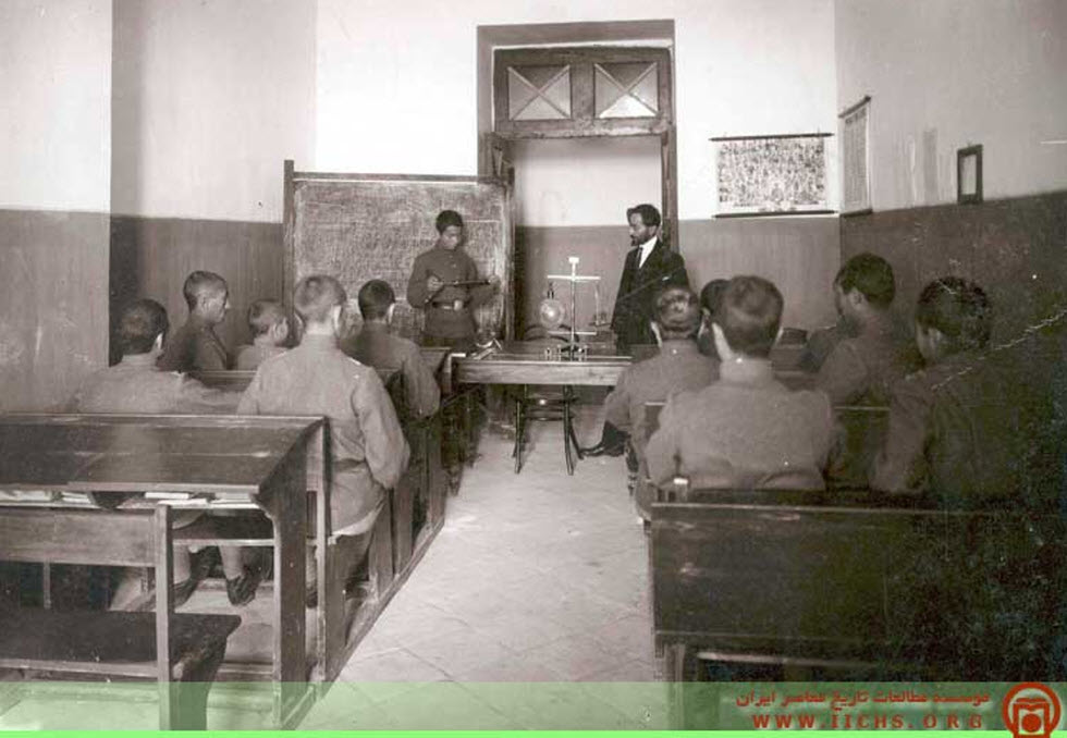 ۳۳ عکس کمیاب از رویدادهای تاریخی ایران و جهان به روایت اسناد | بازیگرها ۳۳ عکس کمیاب از رویدادهای تاریخی ایران و جهان به روایت اسناد | بازیگرها